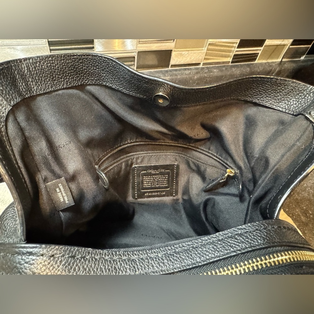Coach Edie handbag, good used condition - Picture 9 of 15